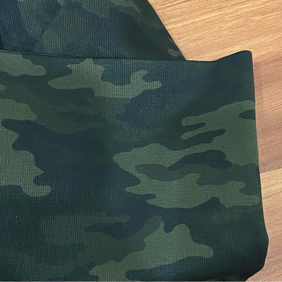 SPANX Green Camo Look At Me Now Seamless Leggings Size L - Picture 10 of 12